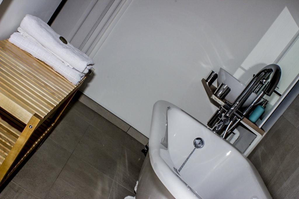 Chambre D'Hotes Avec Cuisine Commune - 5 Mns De Narbonne Cuxac-dʼAude المظهر الخارجي الصورة